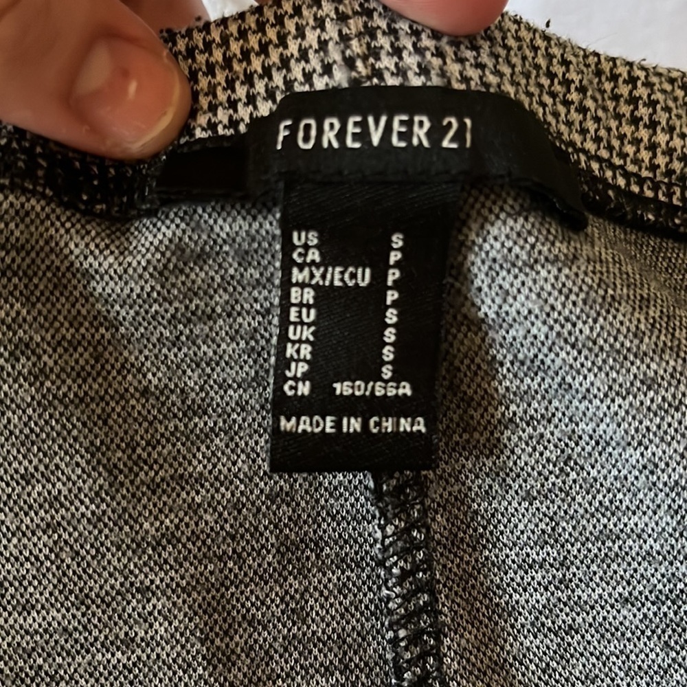 Forever 21 - Picture 3 of 3